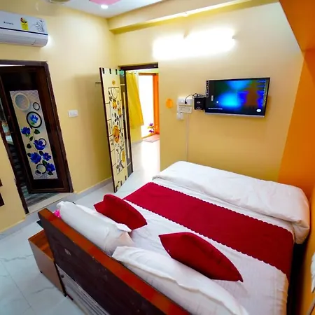 S S Home Stay -2Bhk & 1Bhk Luxury Ac Service Apartments For Group Of Families - Best Location - Modular Kitchen - Super Fast Wi-Fi- Near To Tirupati Bus Stand And Railway Station Exterior photo
