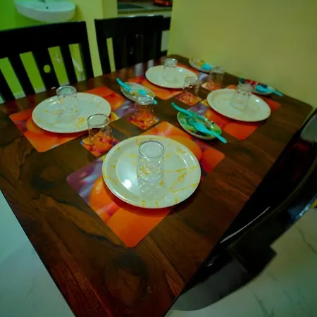S S Home Stay -2Bhk & 1Bhk Luxury Ac Service Apartments For Group Of Families - Best Location - Modular Kitchen - Super Fast Wi-Fi- Near To Tirupati Bus Stand And Railway Station Exterior photo