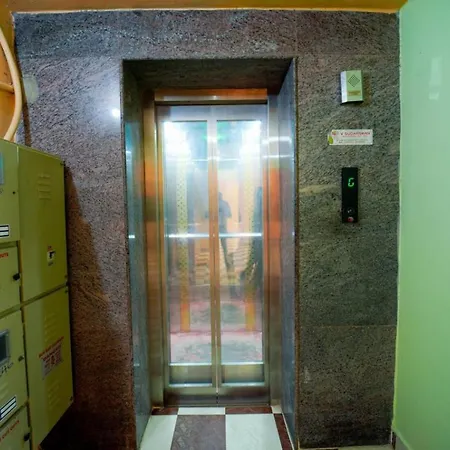 S S Home Stay -2Bhk & 1Bhk Luxury Ac Service Apartments For Group Of Families - Best Location - Modular Kitchen - Super Fast Wi-Fi- Near To Tirupati Bus Stand And Railway Station Exterior photo