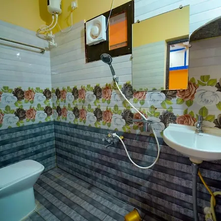 S S Home Stay -2Bhk & 1Bhk Luxury Ac Service Apartments For Group Of Families - Best Location - Modular Kitchen - Super Fast Wi-Fi- Near To Tirupati Bus Stand And Railway Station Exterior photo
