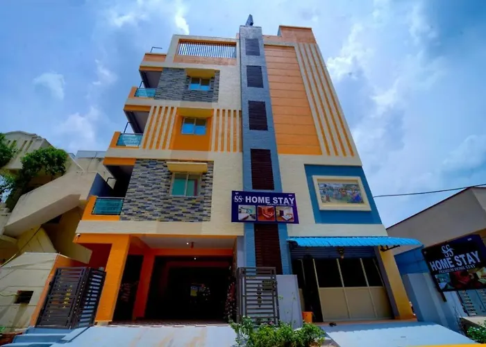 S S Home Stay -2Bhk & 1Bhk Luxury Ac Service Apartments For Group Of Families - Best Location - Modular Kitchen - Super Fast Wi-Fi- Near To Tirupati Bus Stand And Railway Station