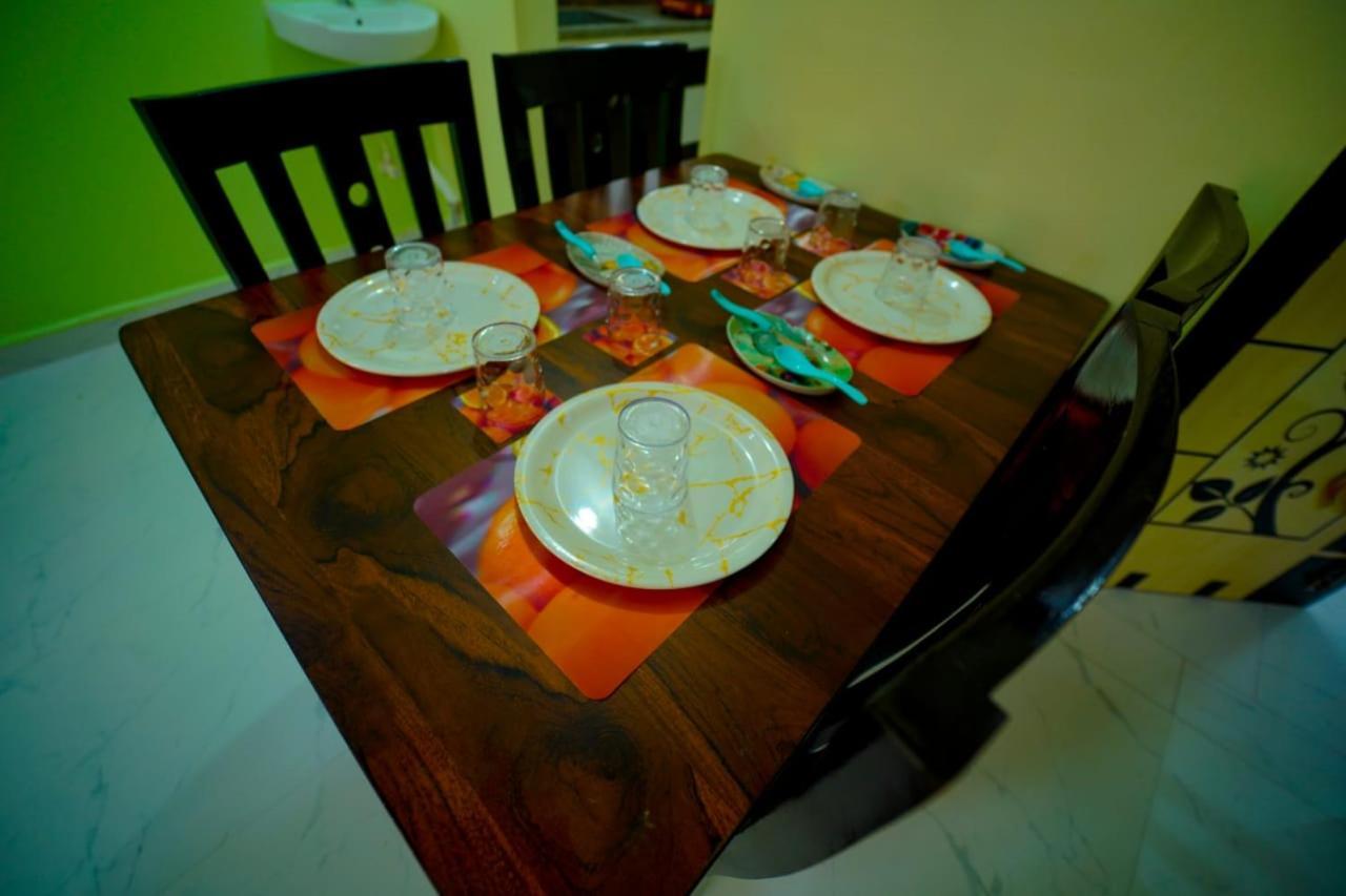 S S -2bhk & 1bhk Luxury Ac Service For Group Of Families - Location - Modular Kitchen - Super Fast Wi-fi- Near To Bus Stand And Railway Station Apartment Tirupati
