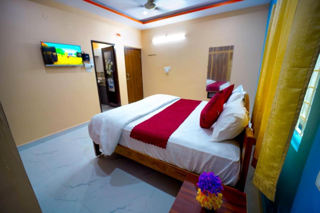 Apartment S S -2bhk & 1bhk Luxury Ac Service For Group Of Families - Location - Modular Kitchen - Super Fast Wi-fi- Near To Bus Stand And Railway Station *